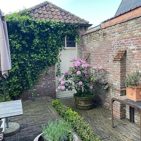 1669 Bed & Breakfast 4*