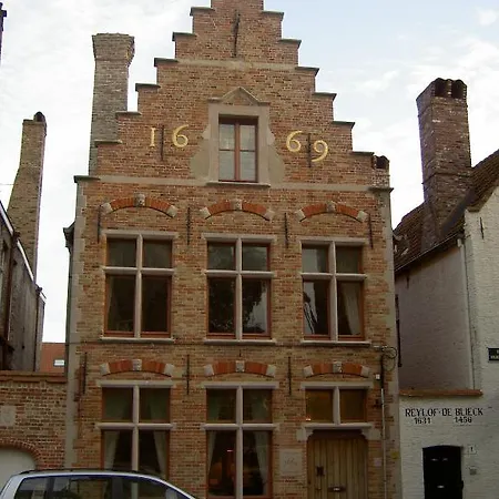 1669 Bed & Breakfast 4*